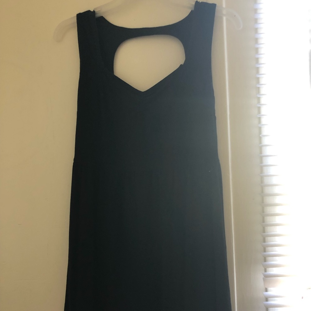Simple cut out back black dress